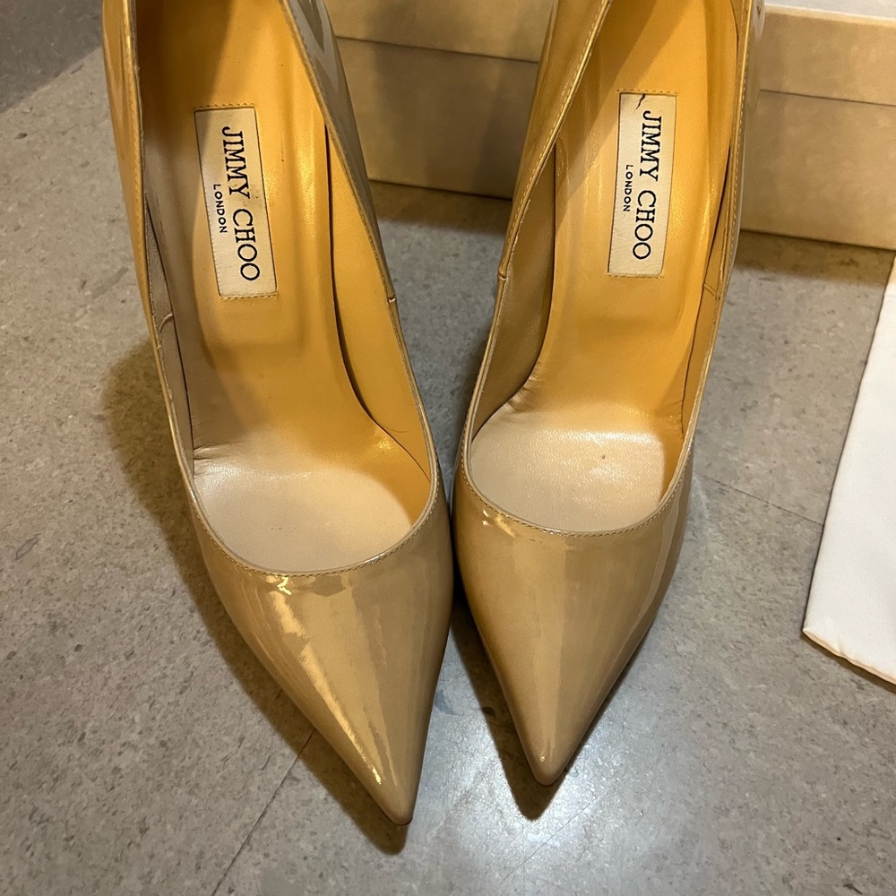Jimmy Choo Signature Beige Patent Leather Pumps Gem